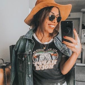 Tops - Super cute graphic tee Tops - Super cute graphic tee